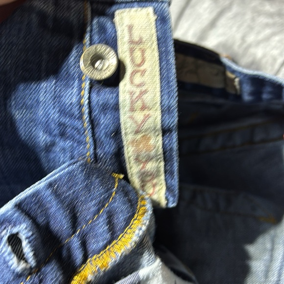 Women’s size 25/0R Lucky Brand low-rise flare jeans - Picture 6 of 7